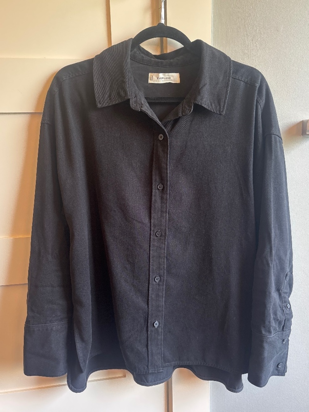 Everlane boxy shirt in buttersoft large black tencel Lyocell EUC